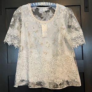 PRETTY ANGEL NWT  Cream Floral & Brocade Blouse Size L